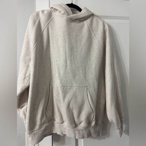 Aritzia Tops - Aritzia Mega Raglan Hoodie